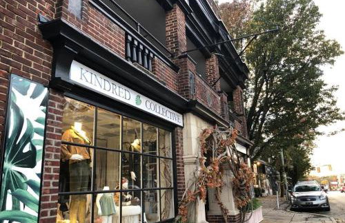 Main Line Manor 3BR with King Beds & Patio & Backyard - Foto 41