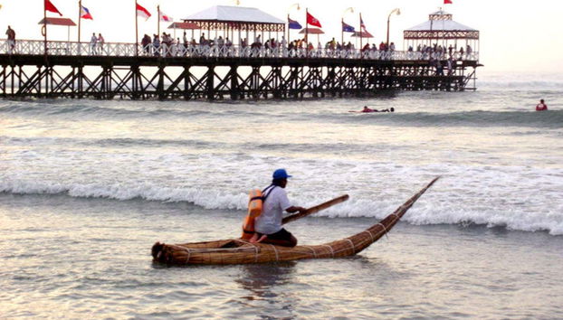 Sun + Moon Pyramids, Huanchaco & Chan Chan Tour - Foto 4