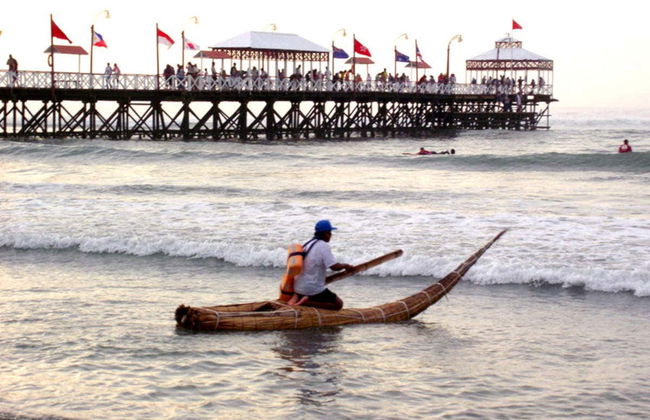 Sun + Moon Pyramids, Huanchaco & Chan Chan Tour - Photo 4