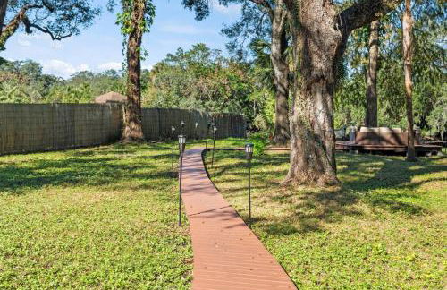 Hideout on the Hillsborough is a Gorgeous Renovated 3BR Pet Friendly Home on the Hillsborough River located in the North End of Seminole Heights - Foto 7