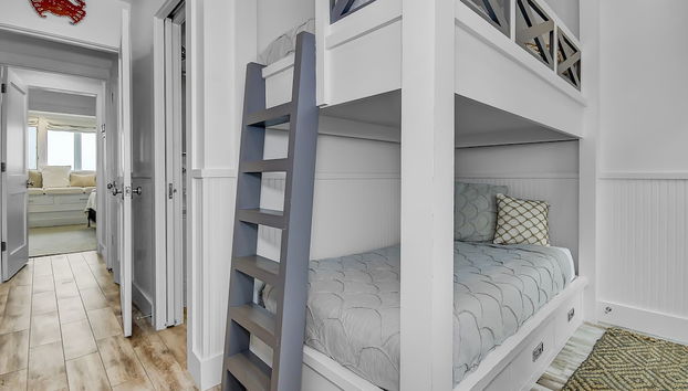 Beach And Gulf Views From The Center Of Seaside! 2 Bedroom Condo by RedAwning - Foto 4, Habitación