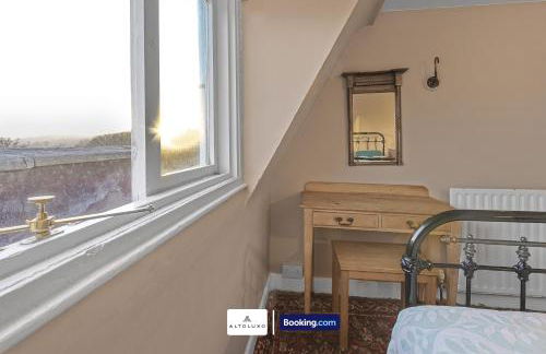 Spacestation Four 4 Bedroom Serviced Apartment By AltoLuxoExperience Short Lets & Serviced Accommodation With Free Wifi - Foto 5