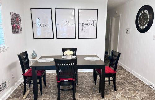 Spacious Pet Friendly Home - Photo 36