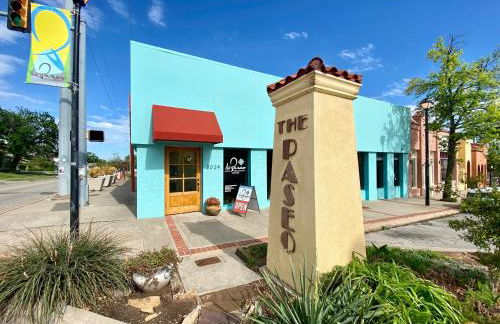 Communal Crashpad-City Card for local biz discounts - Foto 62