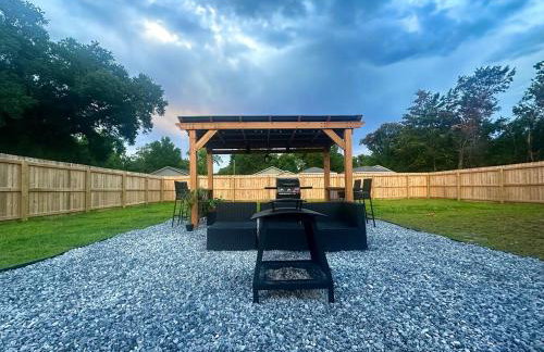 Close to Downtown, Beaches, and NAS! - Photo 10