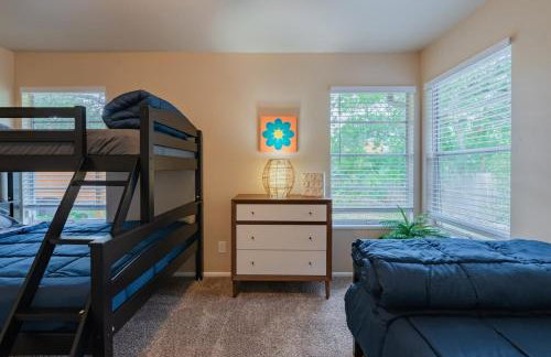 Texas Vacation Home, Game Room & POOL by Sixflags - Foto 31