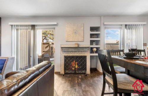 The Plaza - An Irvie Home w Summer Pool - Photo 21