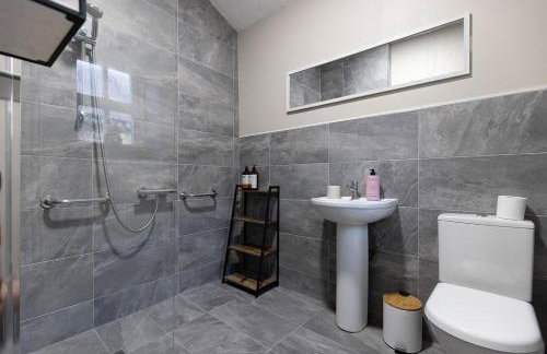 WEST VIEW COTTAGE - Charming Wensley Cottage in the Heart of Peaks - Photo 8