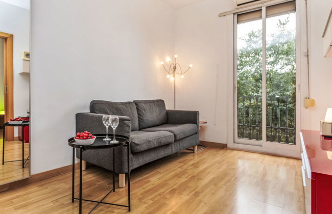 2 bedroom Apartment in Barcelona - Photo 12