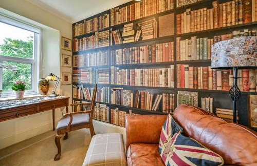 The Town House at Muntham- Luxury Holiday Home with Hot Tub - Photo 23