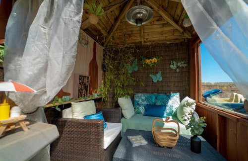 Stunning Central Villa by Golf Course & Beach - Foto 28