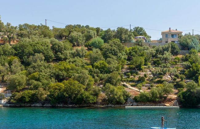 Villa Chriselia - 3 Bedrooms With Sea Access - Photo 2