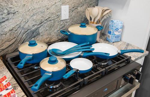 Entire Private Home with 3 Bedrooms 2 Bathrooms, with Garage, Gated Yard, King Bed House, Available Now - Foto 39