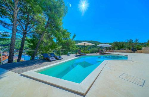 NEW Villa Pine Haven , Private Heated Pool Sleeps 8, Tranquil Retreat - Foto 21