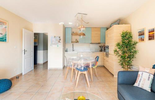 Terrace and garden, close to beaches, heart of town - Foto 4