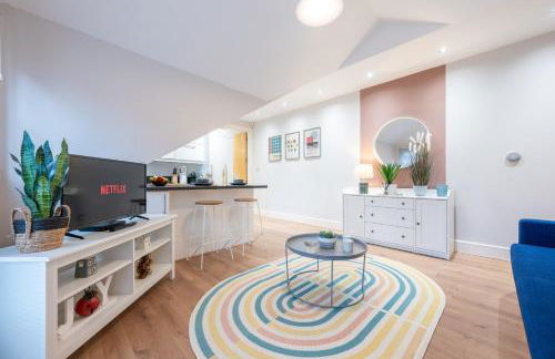 2 Bed Apartment - Cardiff City Centre - Free Parking - Foto 6