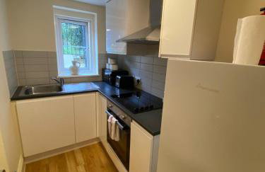 Riverside 2 Bedroom Apartment - Central Location - Photo 9