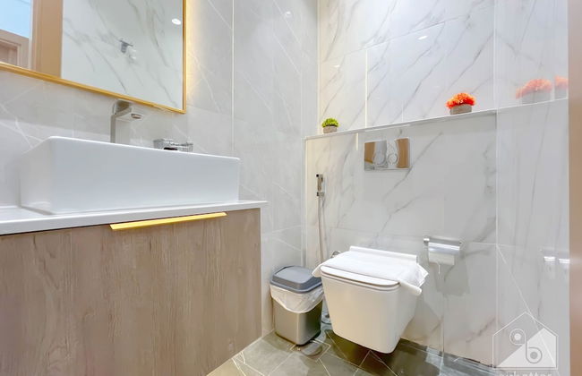 Luxury 1B With Balcony in Blue Wave Tower Dubai - Photo 18