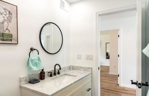 Lakeview Retreat, 6BR with Hot Tub Bliss - Foto 47