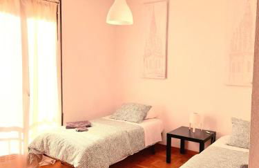 NO FIESTAS, 5 DORMITORIOS Solo familias, parejas o trabajo PARKING Público Gratis a 300m - Foto 21