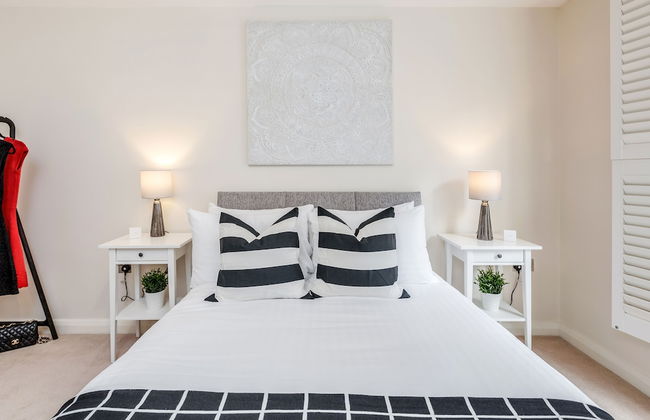 Large Apartment near Windsor Castle - Photo 4