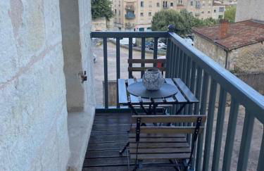 T2 PARFAITEMENT SITUÉ AU PIED DE LA CATHÉDRALE - Foto 2