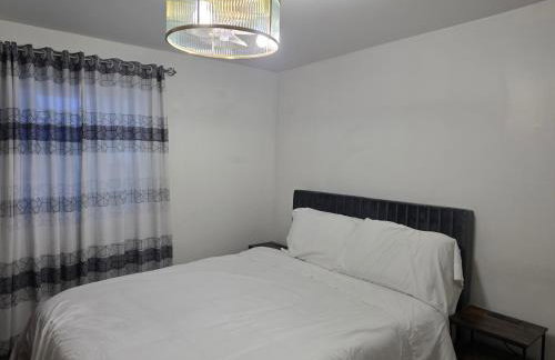 Spacious 3BR Niagara Falls Home with King Bed & Parking 18 Blocks from the Falls - Foto 19