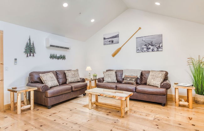 Cottage Like Suite With Private Hot Tub - Foto 7