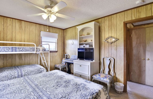 Harry's Hideaway - Photo 4