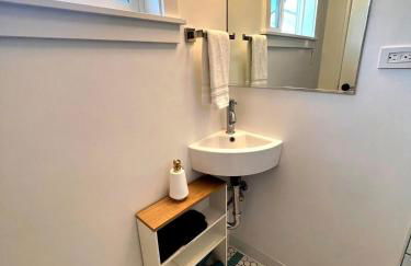 Urban Luxe Retreat l King Bed l Kitchenette - Photo 32