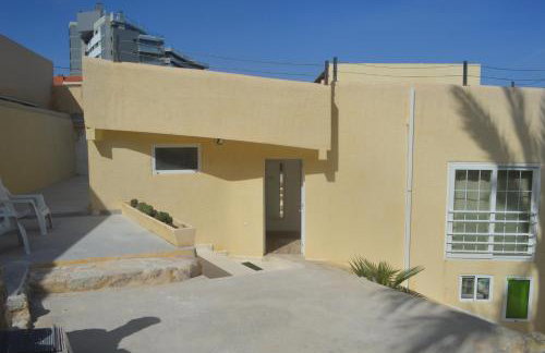 Espectacular Suite Privada a pie de playa y mar en CHALET ROQUETES - Foto 29