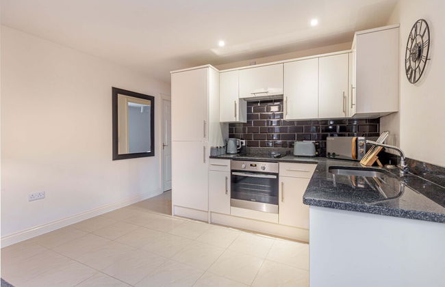 Host Stay Westbrook Court Apartment - Photo 6