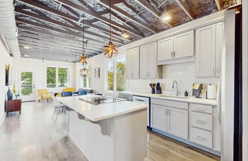 Walkable Gem! Dtwn Chattanooga Base with Balcony - Foto 6