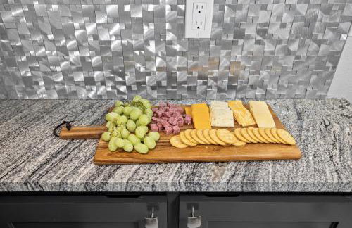 Lake Retreat Hot Tub Game Room Grill - Foto 17