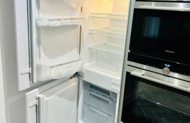 DESIGNER HOUSE - University of Glasgow / Central Glasgow 'Hillhead' West End G12 - Luxurious & Contemporary Detached House / Terrace / Garden / 'electric car charging' Garage Parking - Foto 63