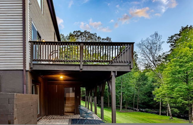 Family Fun Oasis Hot Tub Steam Room Pool Stream Firepit Games - Foto 48