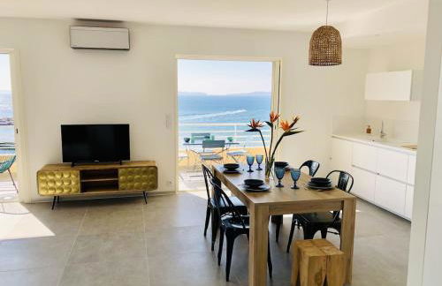 T3 FRONT de mer dernier étage vue mer Petit havre de paix pour vos vacances Emplacement unique vue mer panoramique à 180 degrés pour ce T3 en face de la plage front de mer vue sur les iles 5 et dernier étage avec ascenseur - Foto 16