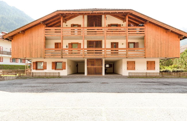 Spacious Chalet With Garden Near Ski Area in Tyrol - Foto 1