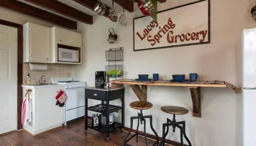 Cozy Tinyhouse JMUDowntown Fire Pit Yard - Photo 5