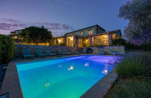 Villa Aryana With Pool - Happy Rentals - Foto 21