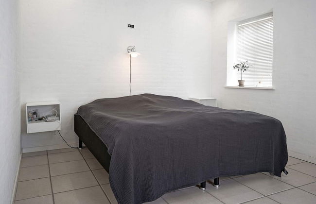 8 Person Holiday Home in Ronne - Photo 2