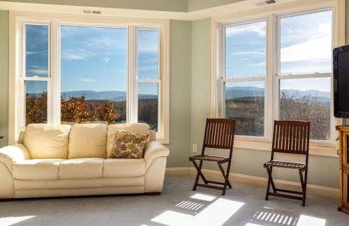 Riverbend Lodge Spacious Riverfront Home with Hot Tub Pool & Mountain view - Foto 54