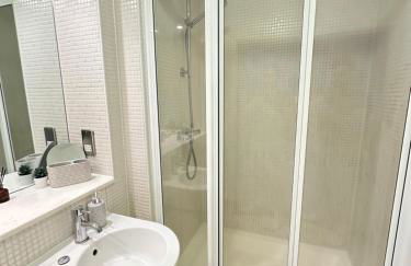 Cosy High Street Apartment 30 seconds from station - Foto 22