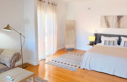 Oceanfront 2 bedrooms apartment with swimming pool & garage - Photo 29