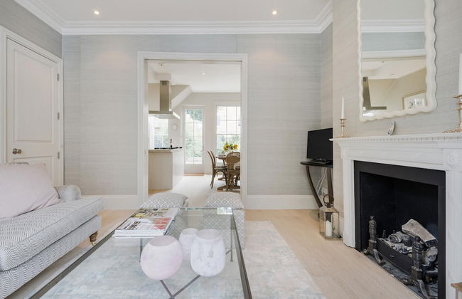 Chic Wandsworth Home With Patio - Photo 22