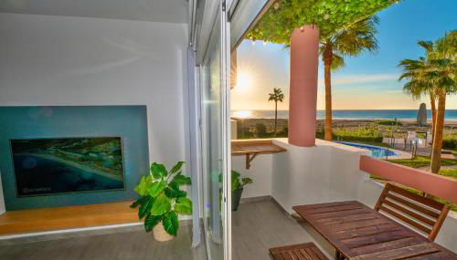 Apartasuites Royal Zahara, Máximo confort con vistas al mar - Photo 5