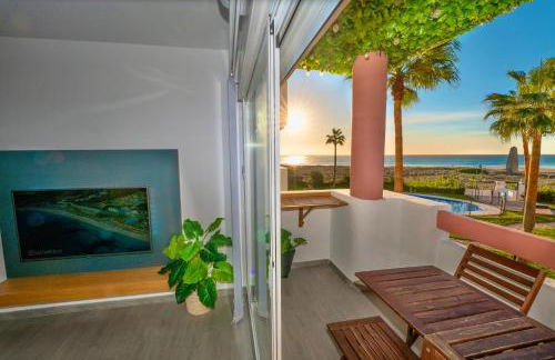 Apartasuites Royal Zahara, Máximo confort con vistas al mar - Photo 5