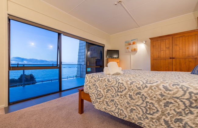 By the Bay Beachfront Apartments - Foto 17