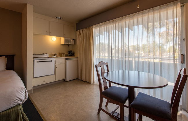 Coral Reef Inn & Suites - Foto 18