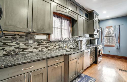 Private Hot Tub and Patio! Chicagoland Extended Stay - Foto 12